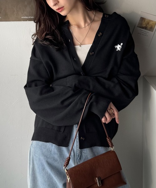 Java(ジャバ)の「《JaVa ジャバコラボ》着まわし自在のベーシックデザイン。配色刺繍カーディガン(長袖)(カーディガン/ボレロ・レディース・ブラック×ホワイト/ブラウン/グレー×ホワイト/グレイッシュベージュ/アイボリー・MEDIUM/SMALL/X-LARGE/LARGE)」の2枚目の写真