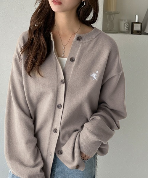 Java(ジャバ)の「《JaVa ジャバコラボ》着まわし自在のベーシックデザイン。配色刺繍カーディガン(長袖)(カーディガン/ボレロ・レディース・ブラック×ホワイト/ブラウン/グレー×ホワイト/グレイッシュベージュ/アイボリー・MEDIUM/SMALL/X-LARGE/LARGE)」の5枚目の写真