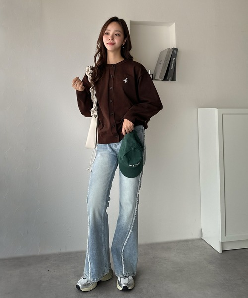 Java(ジャバ)の「《JaVa ジャバコラボ》着まわし自在のベーシックデザイン。配色刺繍カーディガン(長袖)(カーディガン/ボレロ・レディース・ブラック×ホワイト/ブラウン/グレー×ホワイト/グレイッシュベージュ/アイボリー・MEDIUM/SMALL/X-LARGE/LARGE)」の15枚目の写真