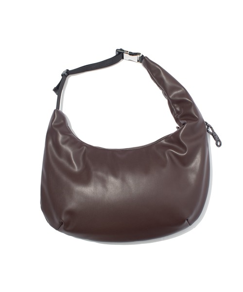 F/CE. (エフシーイー)の「F/CE. TECH LEATHER BIG SHOULDER TOTE / エフシーイー テックレザー ビッグショルダートート(ショルダーバッグ・メンズ・ブラック/グレー/ブラウン・FREE)」の5枚目の写真