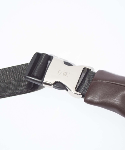 F/CE. (エフシーイー)の「F/CE. TECH LEATHER BIG SHOULDER TOTE / エフシーイー テックレザー ビッグショルダートート(ショルダーバッグ・メンズ・ブラック/グレー/ブラウン・FREE)」の9枚目の写真