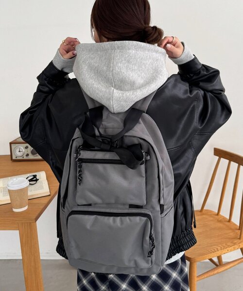 DISCOAT（ディスコート）の「【ユニセックス/9ポケット/サコッシュ付き】ユーティリティバックパック（バックパック/リュック・レディース・ブラウン/ブラック/グレー・FREE）」の22枚目の写真