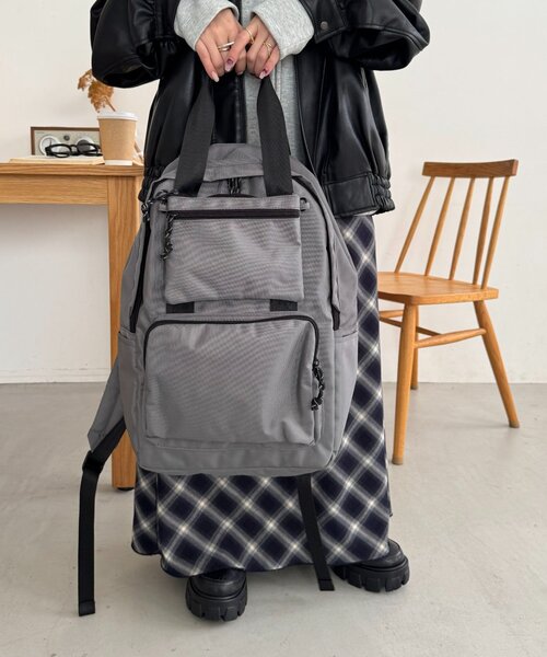 DISCOAT（ディスコート）の「【ユニセックス/9ポケット/サコッシュ付き】ユーティリティバックパック（バックパック/リュック・レディース・ブラウン/ブラック/グレー・FREE）」の21枚目の写真