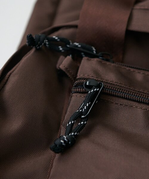 DISCOAT（ディスコート）の「【ユニセックス/9ポケット/サコッシュ付き】ユーティリティバックパック（バックパック/リュック・レディース・ブラウン/ブラック/グレー・FREE）」の10枚目の写真