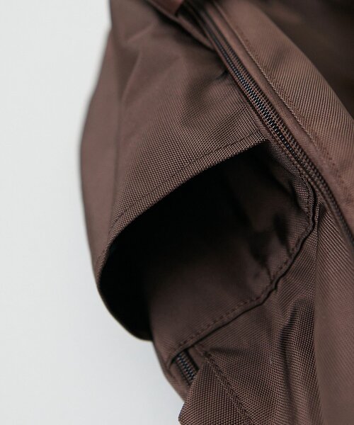 DISCOAT（ディスコート）の「【ユニセックス/9ポケット/サコッシュ付き】ユーティリティバックパック（バックパック/リュック・レディース・ブラウン/ブラック/グレー・FREE）」の8枚目の写真