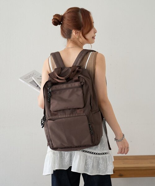 DISCOAT（ディスコート）の「【ユニセックス/9ポケット/サコッシュ付き】ユーティリティバックパック（バックパック/リュック・レディース・ブラウン/ブラック/グレー・FREE）」の5枚目の写真