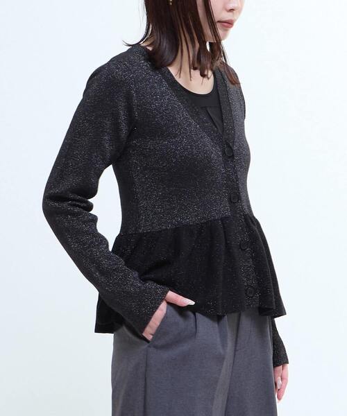 CONVERSE TOKYO（コンバーストウキョウ）の「PEPLUM GLITTER CARDIGAN（カーディガン/ボレロ・レディース・ブラック/ブラウン/グレー・FREE）」の2枚目の写真