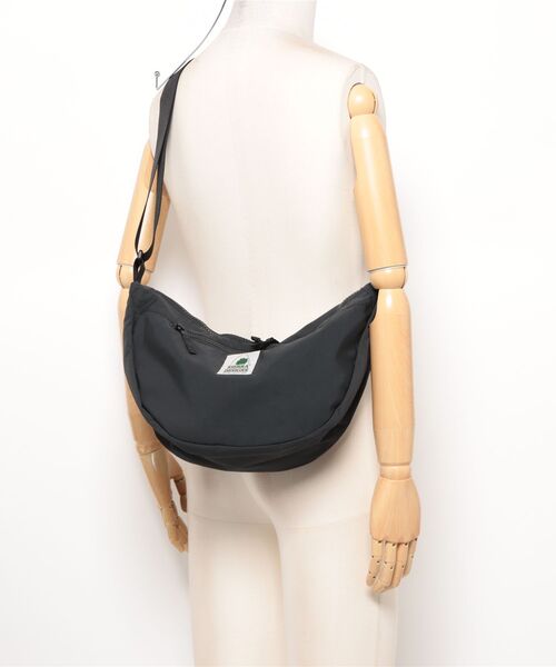 SIERRA DESIGNS(シェラデザイン)の「【2025年秋冬新作】60/40 HALF MOON BAG(ショルダーバッグ・レディース・セージグリーン/ブラック/サックスブルー/ダークネイビー/グリーン/タン・ONE SIZE)」の12枚目の写真