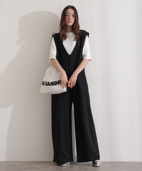 ElegChic(エレグシック)の「ミニ裏毛ディープVネックコットンジャンプスーツ(つなぎ/オールインワン・レディース・ブラック/ライトベージュ/グレー/チャコール・M/XL/4L)」の6枚目の写真