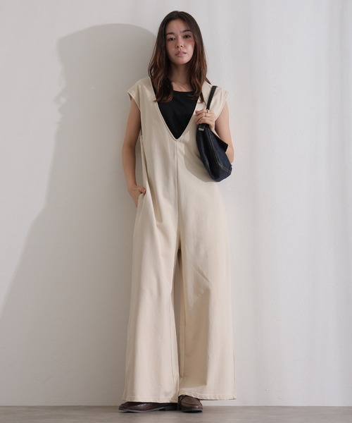 ElegChic(エレグシック)の「ミニ裏毛ディープVネックコットンジャンプスーツ(つなぎ/オールインワン・レディース・ブラック/ライトベージュ/グレー/チャコール・M/XL/4L)」の13枚目の写真