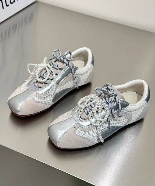 セール】取り外し可能パールチェーンスニーカー（スニーカー）｜Achic