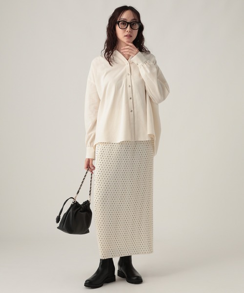 Elura(エルーラ)の「ミルドカルゼVネックシャツ/590916(シャツ/ブラウス・レディース・ブラウン/オフホワイト/グレー・MEDIUM/LARGE)」の10枚目の写真