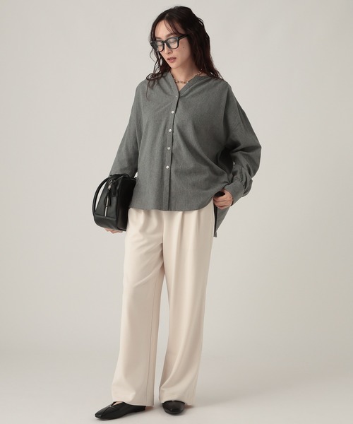 Elura(エルーラ)の「ミルドカルゼVネックシャツ/590916(シャツ/ブラウス・レディース・ブラウン/オフホワイト/グレー・MEDIUM/LARGE)」の12枚目の写真