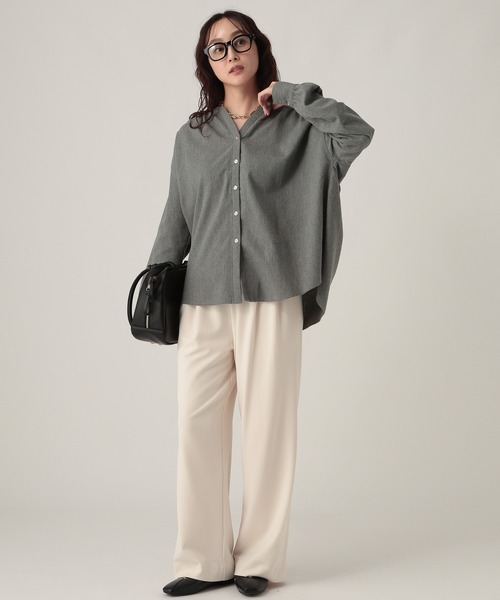 Elura(エルーラ)の「ミルドカルゼVネックシャツ/590916(シャツ/ブラウス・レディース・ブラウン/オフホワイト/グレー・MEDIUM/LARGE)」の13枚目の写真