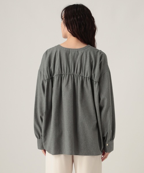 Elura(エルーラ)の「ミルドカルゼVネックシャツ/590916(シャツ/ブラウス・レディース・ブラウン/オフホワイト/グレー・MEDIUM/LARGE)」の19枚目の写真