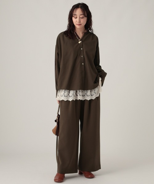 Elura(エルーラ)の「ミルドカルゼVネックシャツ/590916(シャツ/ブラウス・レディース・ブラウン/オフホワイト/グレー・MEDIUM/LARGE)」の14枚目の写真