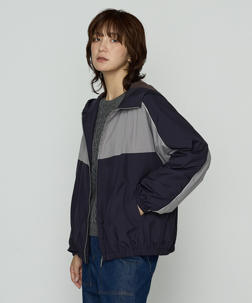 COMME CA Wardrobe（コムサワードローブ）の「パウダータフタ ブルゾン（ブルゾン・レディース・ネイビー/キャメル・FREE）」の14枚目の写真