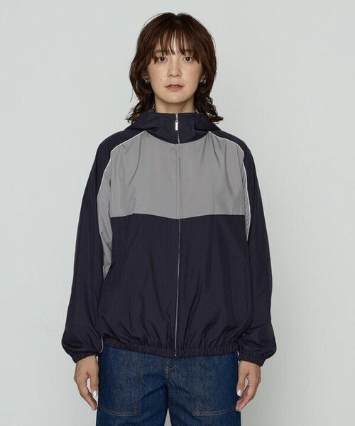 COMME CA Wardrobe（コムサワードローブ）の「パウダータフタ ブルゾン（ブルゾン・レディース・ネイビー/キャメル・FREE）」の18枚目の写真