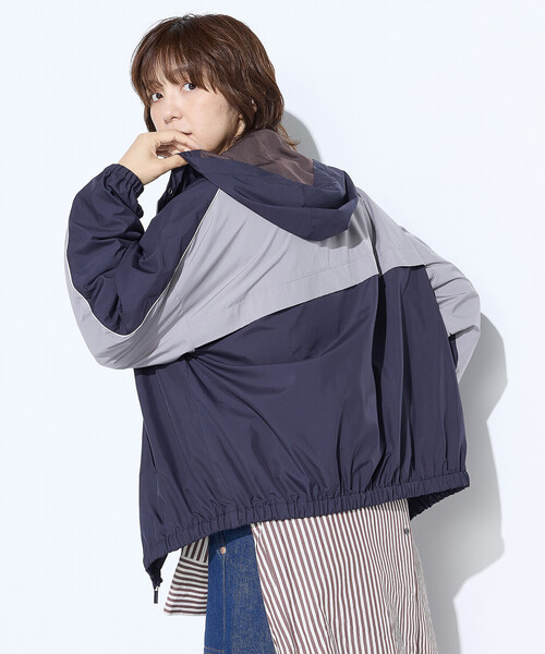 COMME CA Wardrobe（コムサワードローブ）の「パウダータフタ ブルゾン（ブルゾン・レディース・ネイビー/キャメル・FREE）」の10枚目の写真