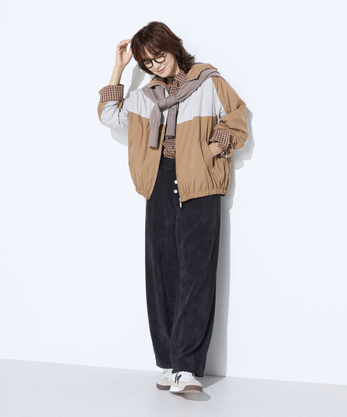 COMME CA Wardrobe（コムサワードローブ）の「パウダータフタ ブルゾン（ブルゾン・レディース・ネイビー/キャメル・FREE）」の6枚目の写真