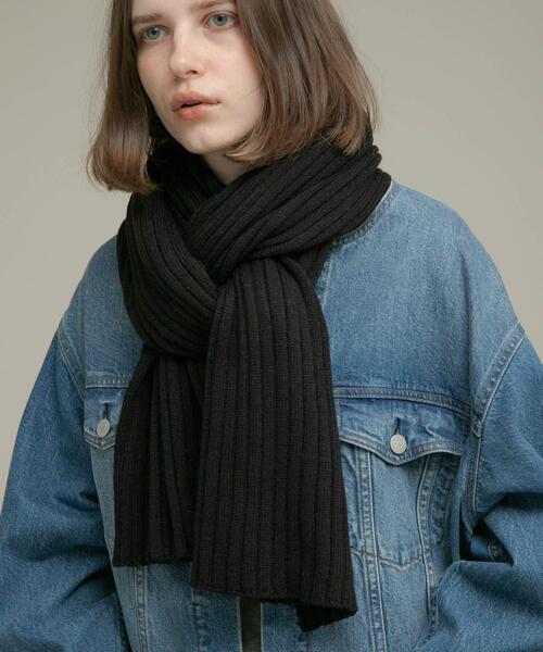 URBAN RESEARCH Sonny Label（アーバンリサーチサニーレーベル）の「リブニットマフラー（マフラー・レディース・ブラウン/ブラック/アイボリー/グレー・ONE）」の5枚目の写真