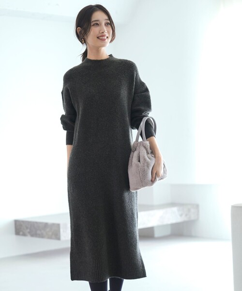 ANY SIS(エニィスィス)の「Airニット ワンピース(ワンピース・レディース・グレー系/ベージュ系/レッド系・MEDIUM)」の2枚目の写真