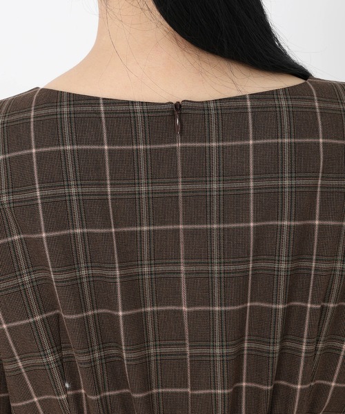 STRAWBERRY-FIELDS（ストロベリーフィールズ）の「プリシカルチェック_チェックフィットアンドフレアワンピース（ワンピース・レディース・ブラウン/グレー・2）」の6枚目の写真