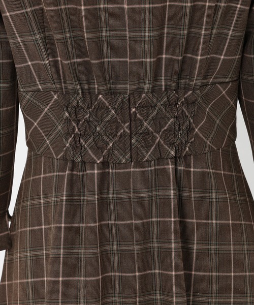STRAWBERRY-FIELDS（ストロベリーフィールズ）の「プリシカルチェック_チェックフィットアンドフレアワンピース（ワンピース・レディース・ブラウン/グレー・2）」の4枚目の写真