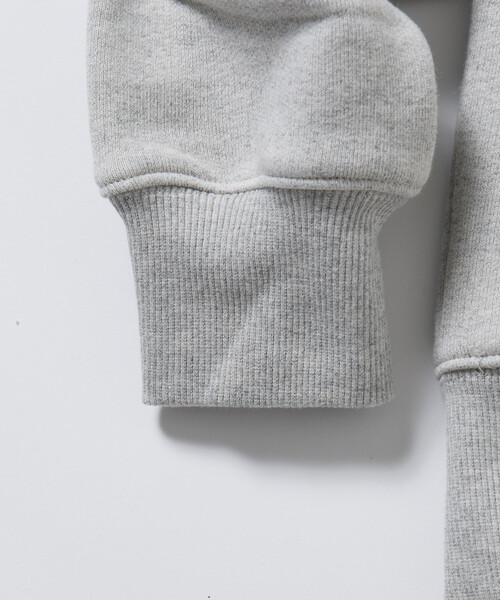 FREAK'S STORE(フリークスストア)の「COMFORT HEATHER ヴィンテージライク 裏毛ラグラン クルーネックスウェット(スウェット・メンズ・オフホワイト/チャコールグレー/ライトグレー/その他1・SMALL/MEDIUM/LARGE)」の6枚目の写真