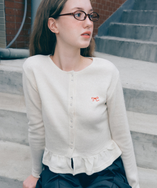 RONRON(ロンロン)の「DOUBLE HEART BUTTON FRILL ANGORA CARDIGAN CREAM(カーディガン/ボレロ・レディース・その他・FREE)」の1枚目の写真