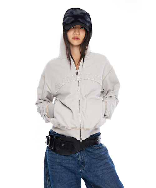 AAKAM（アーカム）の「Logo Patch Zip-Up Hoodie (Beige)（パーカー・レディース・その他・1/2）」の3枚目の写真