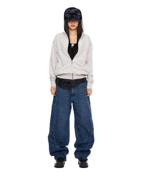 AAKAM（アーカム）の「Logo Patch Zip-Up Hoodie (Beige)（パーカー・レディース・その他・1/2）」の4枚目の写真