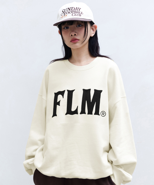 F.ILLUMINATE(フィルミネイト)の「FLM スティッチロゴ スウェットシャツ - クリーム(スウェット・メンズ・その他・SMALL/MEDIUM/LARGE)」の3枚目の写真