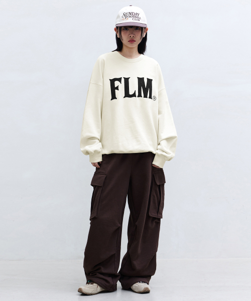 F.ILLUMINATE(フィルミネイト)の「FLM スティッチロゴ スウェットシャツ - クリーム(スウェット・メンズ・その他・SMALL/MEDIUM/LARGE)」の4枚目の写真