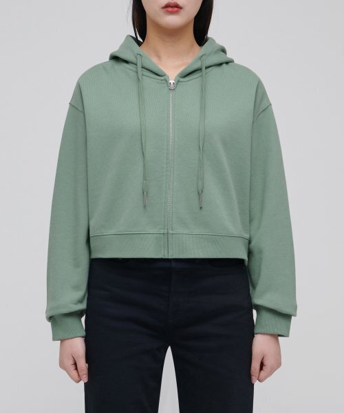 MUSINSA STANDARD WOMAN（ムシンサスタンダードウーマン）の「女性用クロップドフード付きスウェットジップアップ[ダスティグリーン]（パーカー・レディース・その他・SMALL/MEDIUM/LARGE/X-SMALL）」の5枚目の写真