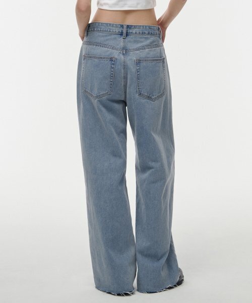 MUSINSA STANDARD WOMAN（ムシンサスタンダードウーマン）の「ウィメンズ90sバギーデニムパンツ[ライトインディゴ]（デニムパンツ・レディース・その他・30/24/25/26/27/28/29）」の3枚目の写真