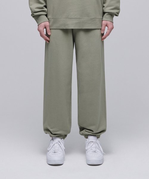 MUSINSA STANDARD（ムシンサスタンダード）の「ワイドスウェットパンツ[ピスタチオ]（スウェットパンツ・メンズ・その他・SMALL/MEDIUM/LARGE/X-LARGE/XX-LARGE）」の2枚目の写真