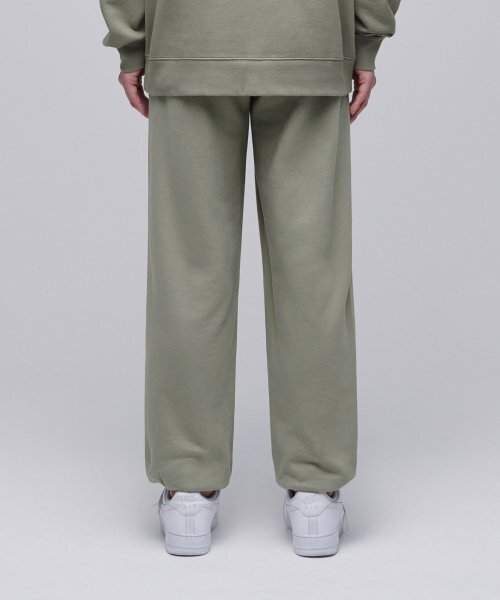 MUSINSA STANDARD（ムシンサスタンダード）の「ワイドスウェットパンツ[ピスタチオ]（スウェットパンツ・メンズ・その他・SMALL/MEDIUM/LARGE/X-LARGE/XX-LARGE）」の3枚目の写真