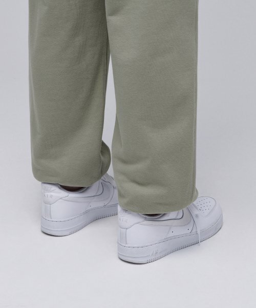 MUSINSA STANDARD（ムシンサスタンダード）の「ワイドスウェットパンツ[ピスタチオ]（スウェットパンツ・メンズ・その他・SMALL/MEDIUM/LARGE/X-LARGE/XX-LARGE）」の7枚目の写真
