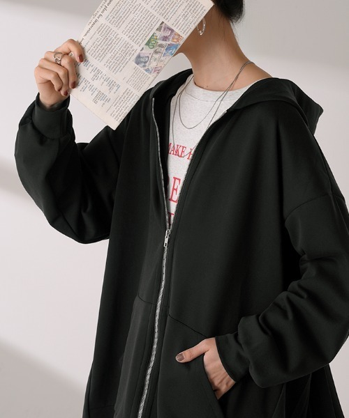HUG.U(ハグユー)の「バックプリーツポンチパーカー(パーカー・レディース・カーキ/ブラック・FREE)」の21枚目の写真