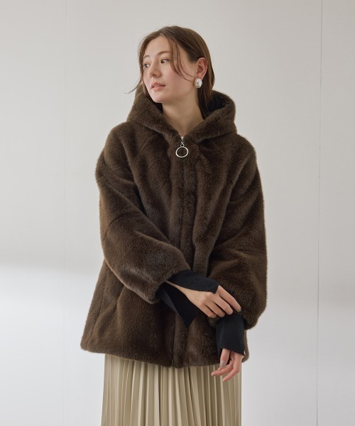 QUEENS COURT(クイーンズコート)の「フェイクファーフーディショートコート≪手洗い可能≫(その他アウター・レディース・ダークグレー・M)」の4枚目の写真