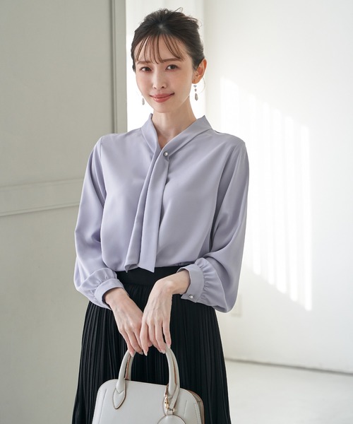 IKKA LOUNGE（イッカラウンジ）の「ボータイデザインブラウス（シャツ/ブラウス・レディース・ネイビー/サックスブルー/オフホワイト・M/L/S）」の18枚目の写真