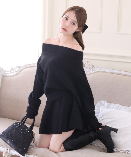 one after another NICE CLAUP（ワンアフターアナザーナイスクラップ）の「オフショルニットセットアップ（セットアップ・レディース・チャコールグレー/アイボリー/ブラック/ベージュ/ピンク・FREE）」の3枚目の写真