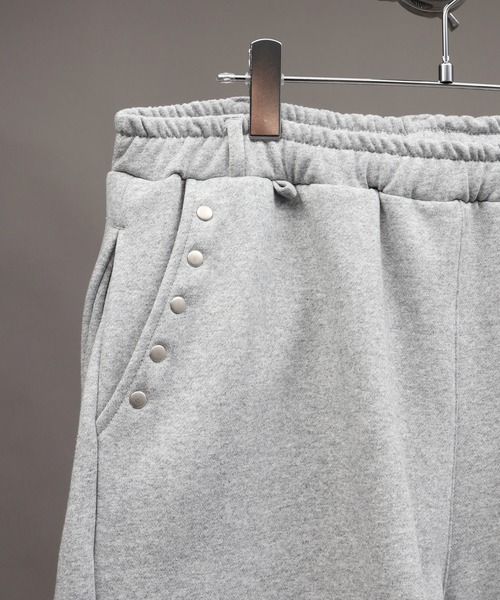 SEQUENZ(シークエンズ)の「【SEQUENZ/シークエンズ】SIDE TACK SWEAT PANTS(スウェットパンツ・メンズ・ピンク/杢グレー/ブルー/ブラック・S/M/L)」の10枚目の写真