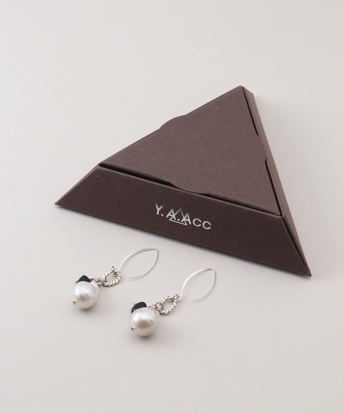 Y.A.Acc(ワイエーアク)の「Y.A.Acc/ワイエーアク×LA BOUCLE別注 バロックパールピアス(ピアス(両耳用)・レディース・ホワイト・FREE)」の8枚目の写真