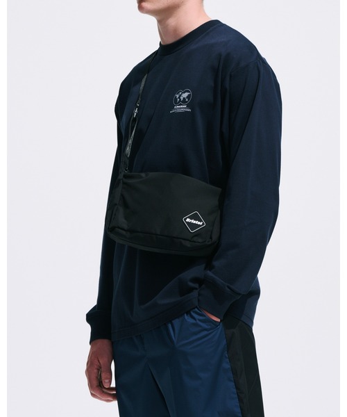 F.C.Real Bristol(エフシーレアルブリストル)の「TOUR 2WAY SMALL SHOULDER BAG(ショルダーバッグ・メンズ・ブラック・FREE)」の2枚目の写真