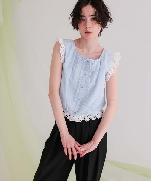 titivate（ティティベイト）の「レースフリル付きノースリーブコンパクトブラウス（シャツ/ブラウス・レディース・オフホワイト/ライトブルー/ブラック・L/M）」の13枚目の写真