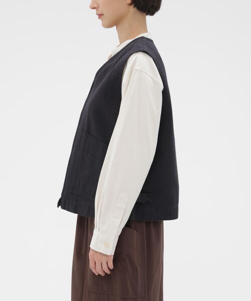 MHL.（エムエイチエル）の「FADED COTTON TWILL BLOUSON（ブルゾン・レディース・ブルー系その他6/ホワイト系その他3・2）」の7枚目の写真