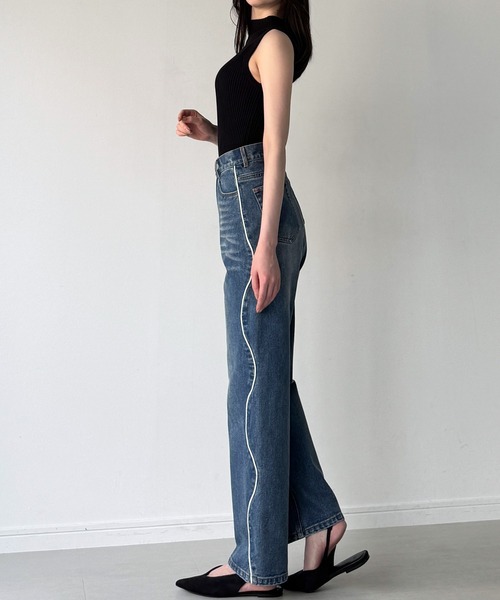 junoah(ジュノア)の「ウェーブラインストレートデニム(デニムパンツ・レディース・ライトブルー/ブラック・SMALL/LARGE/MEDIUM)」の6枚目の写真