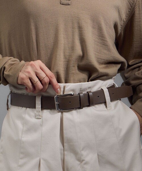 SALON adam et rope'（サロン アダム エ ロペ）の「【W S（ドゥーブル）】レザースクエアバックルベルト 2（ベルト・レディース・ベージュ系その他/ブラック・FREE）」の2枚目の写真